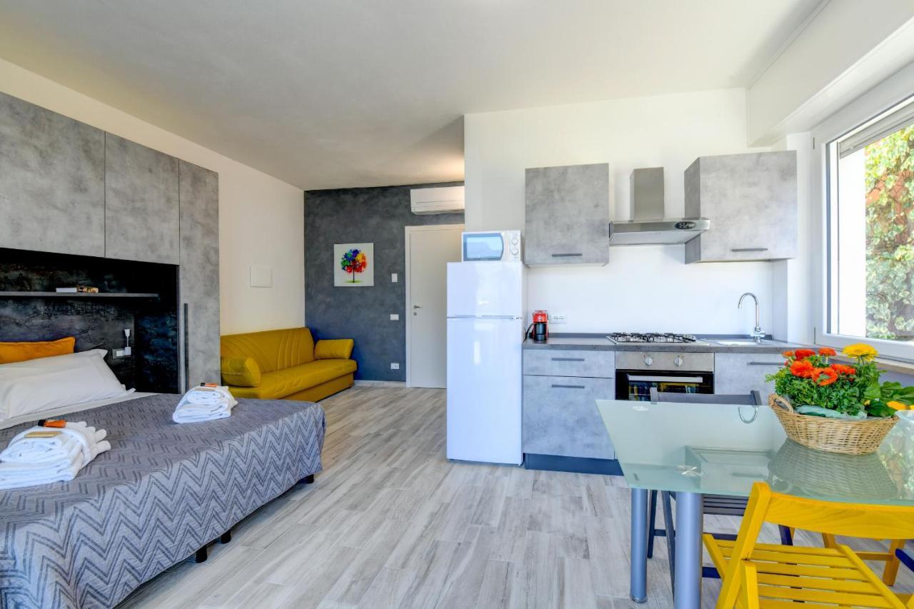 Studio Baldo - Brenzone Holiday Apartments エクステリア 写真