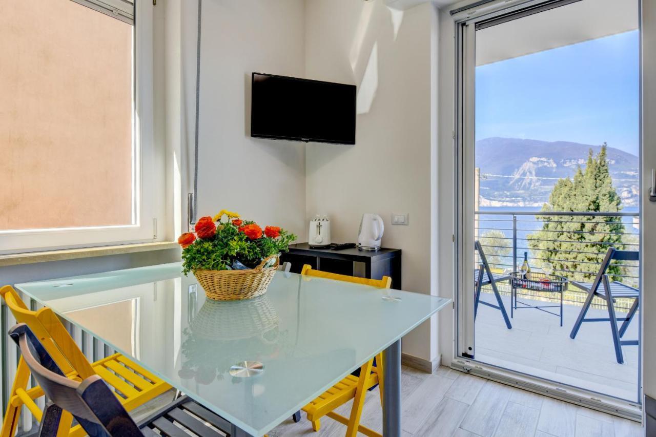 Studio Baldo - Brenzone Holiday Apartments エクステリア 写真